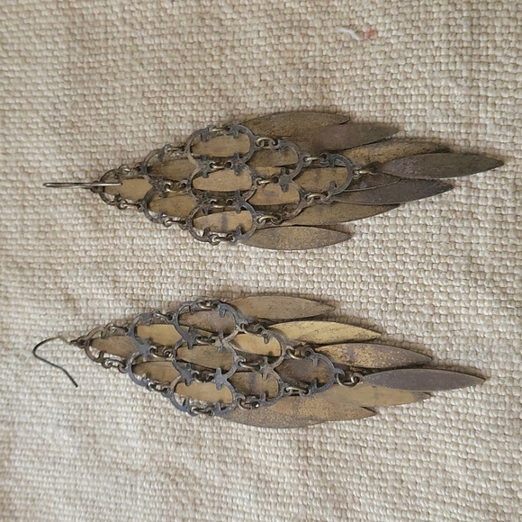 Urban Outfitter Brass dangle earrings - Picture 2 of 3